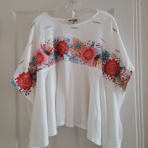 Savanna Jane Embroidered Floral Top Size S/M
